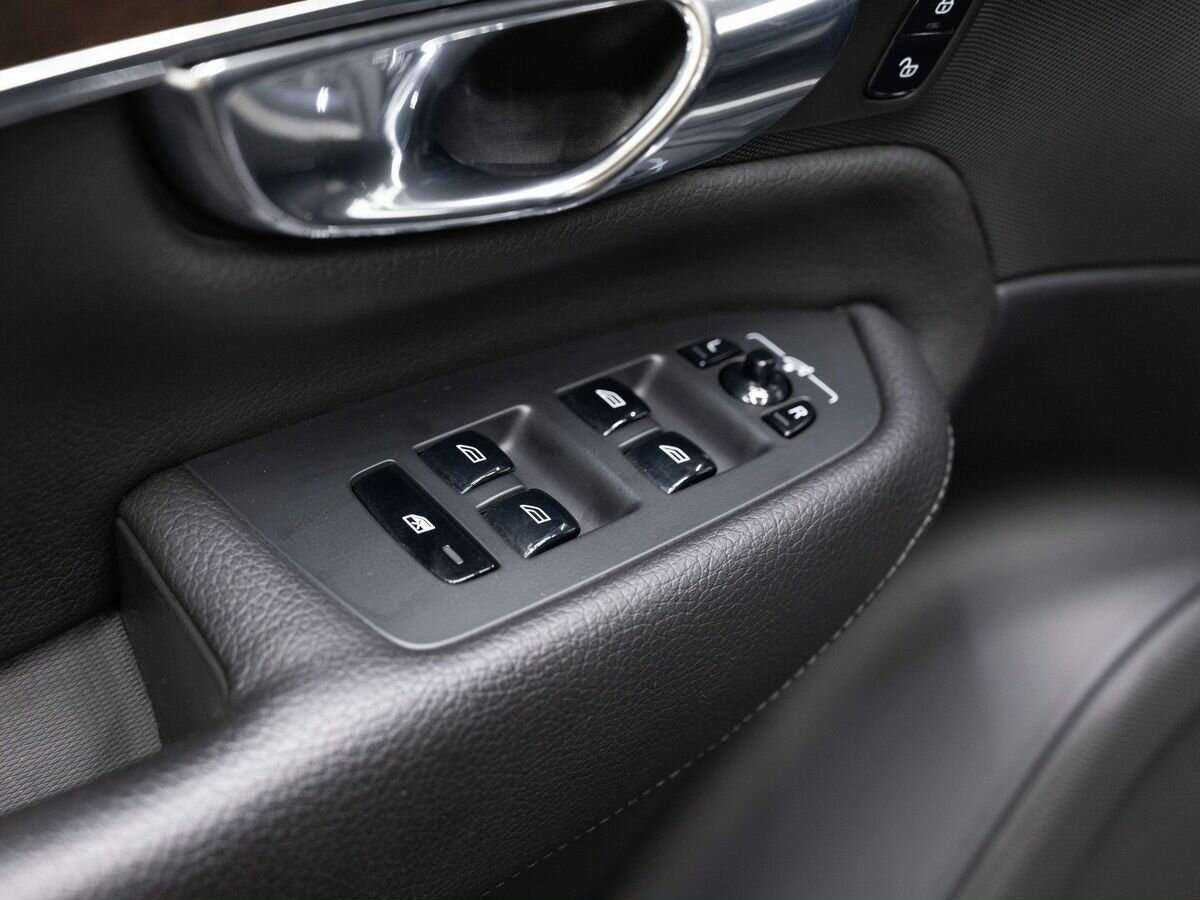Купить Volvo XC90 с пробегом. Фото: #18