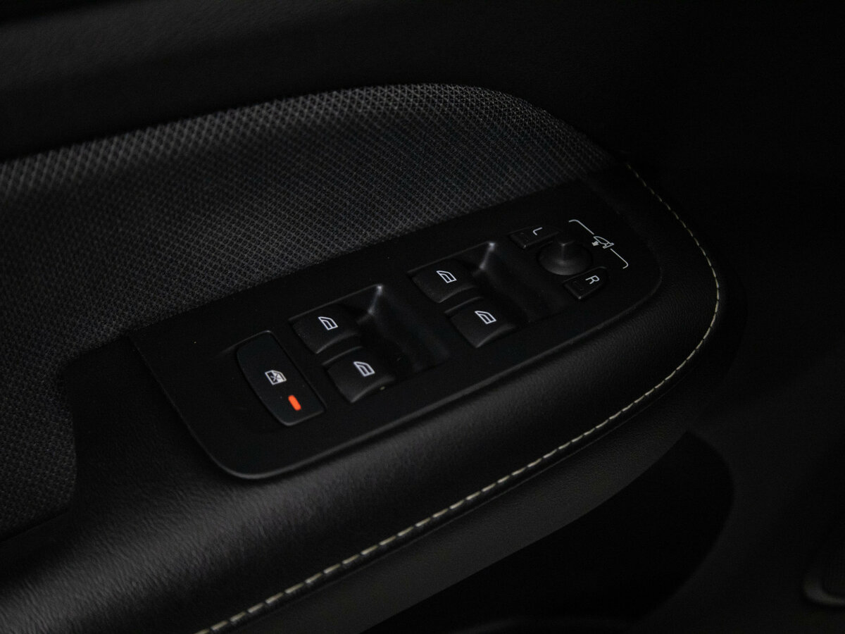 Купить Volvo S60 с пробегом. Фото: #13