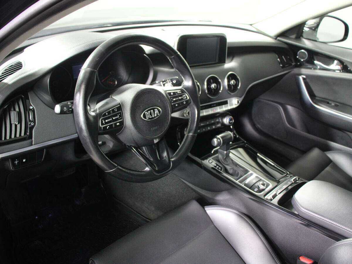 Купить Kia Stinger с пробегом. Фото: #10