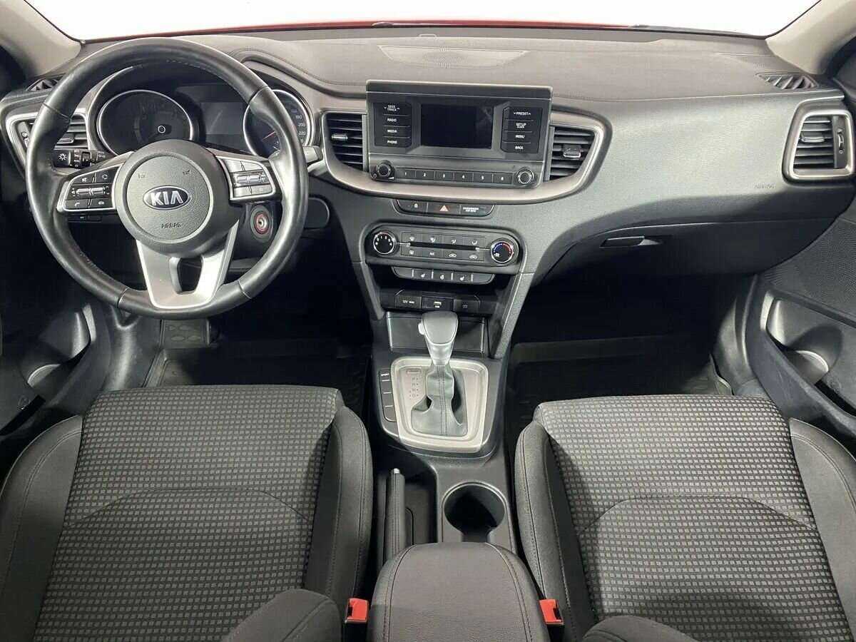 Купить Kia Ceed с пробегом. Фото: #10