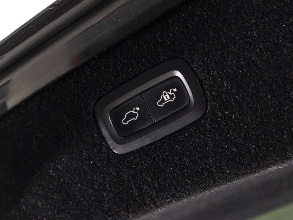 Купить Volvo XC90 с пробегом. Фото: #11