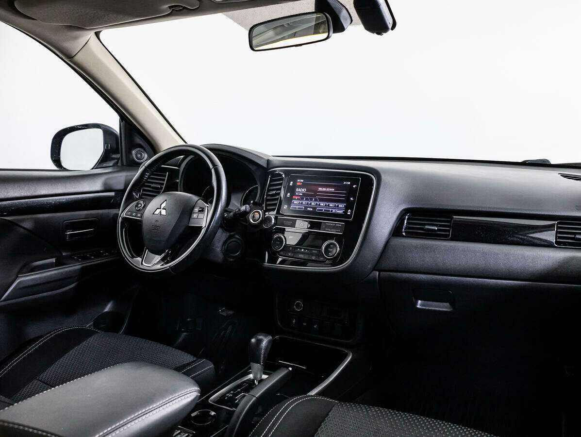 Купить Mitsubishi Outlander с пробегом. Фото: #6