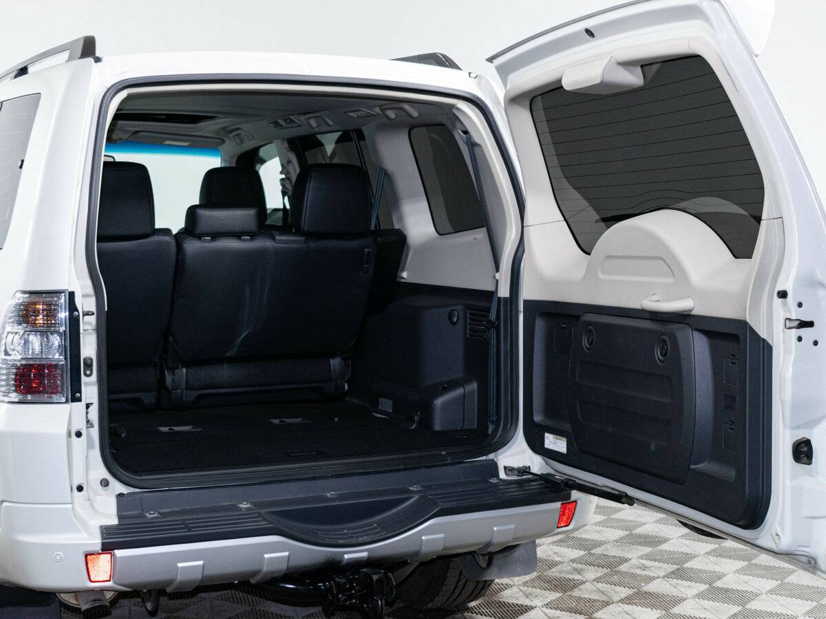 Купить Mitsubishi Pajero с пробегом. Фото: #8