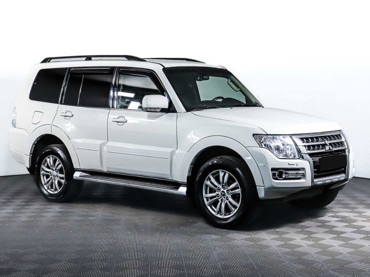Купить Mitsubishi Pajero с пробегом. Посмотреть фото