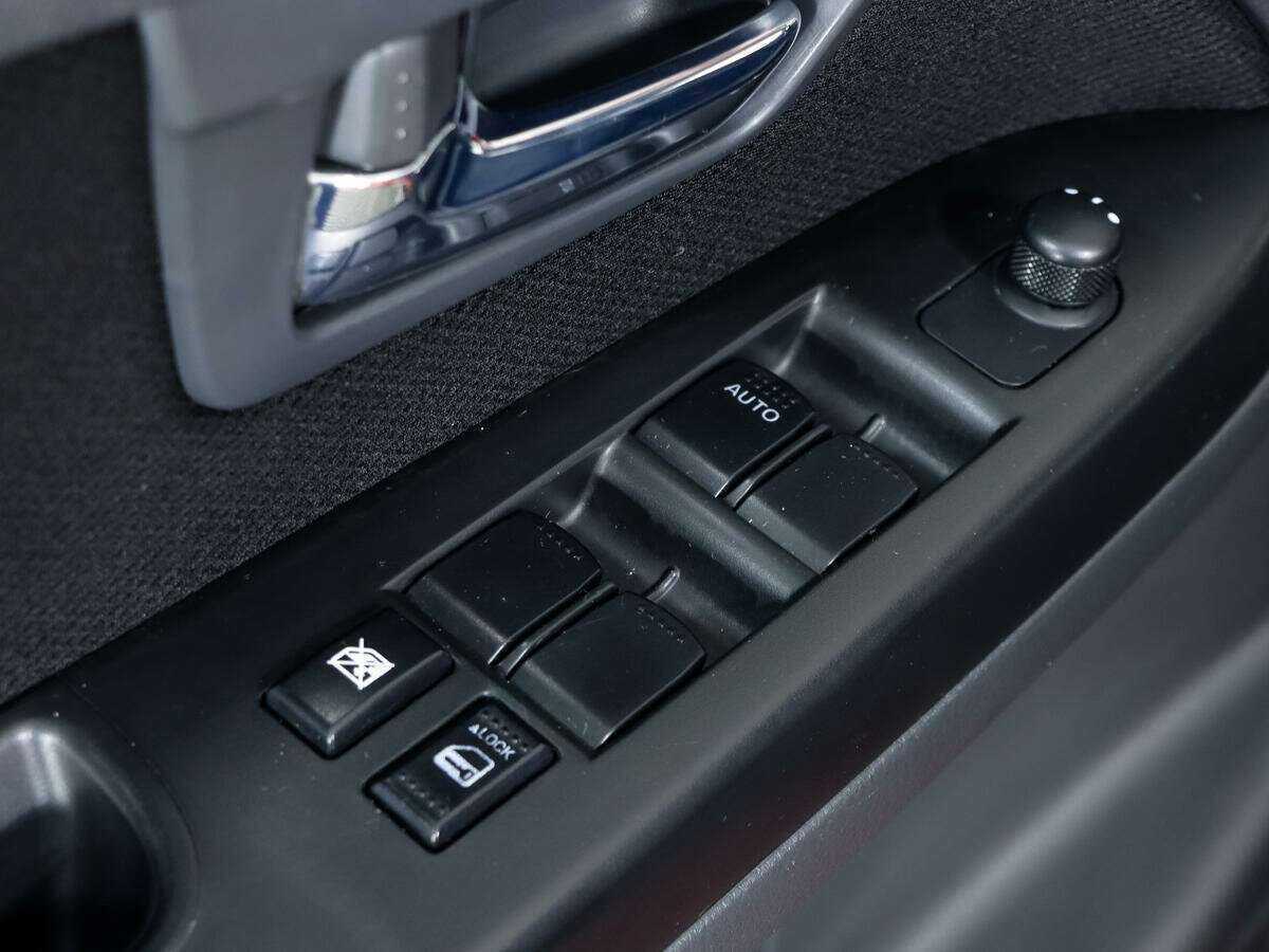 Купить Suzuki SX4 с пробегом. Фото: #11
