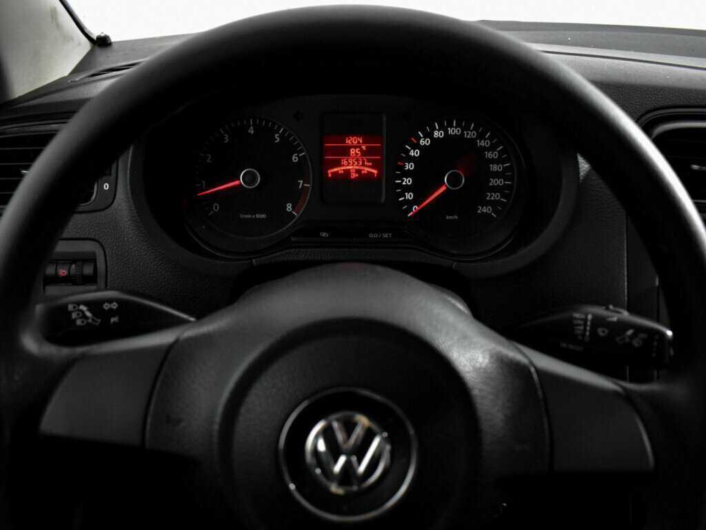 Купить Volkswagen Polo с пробегом. Фото: #14