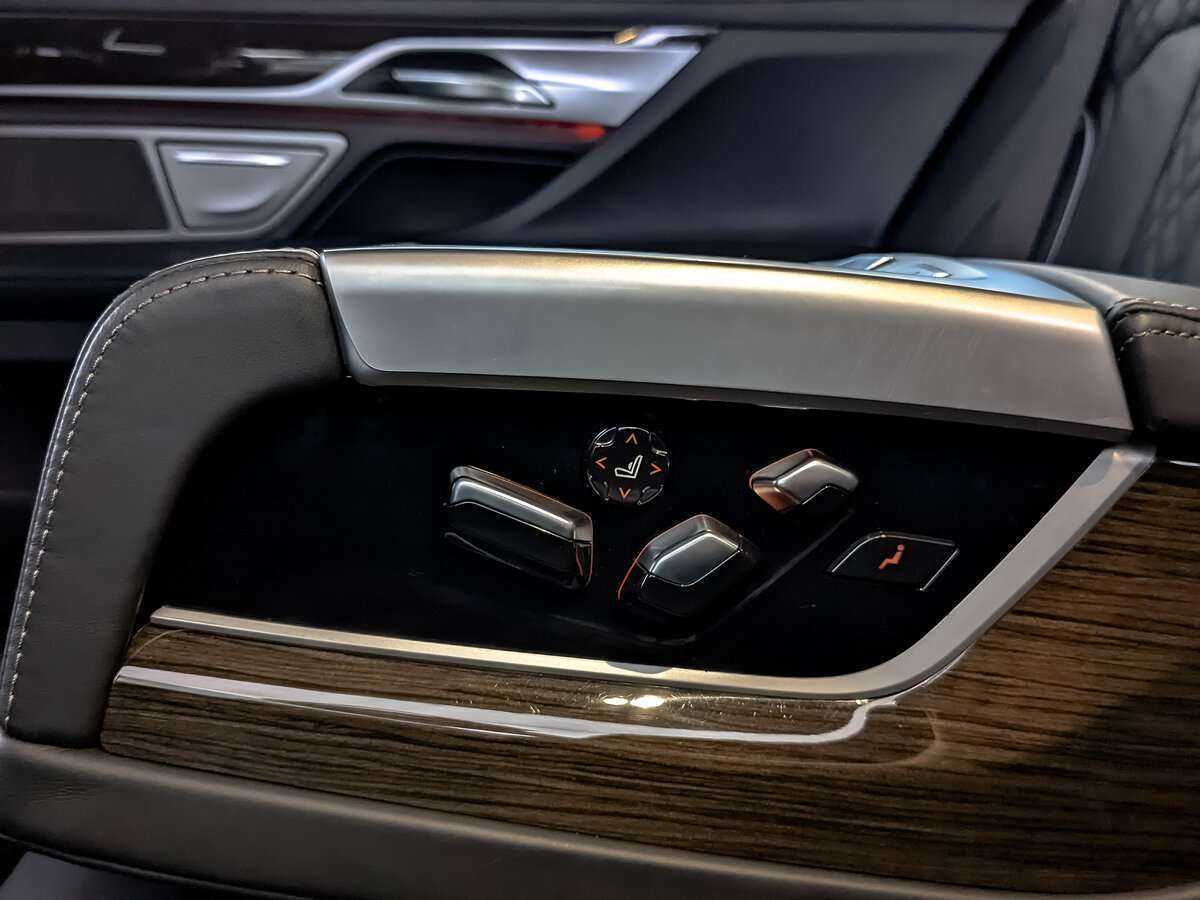 Купить BMW 7 серии с пробегом. Фото: #21