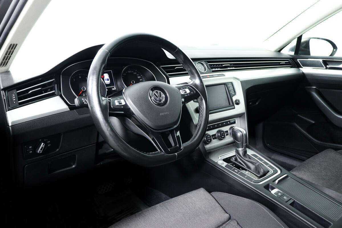 Купить Volkswagen Passat с пробегом. Фото: #12