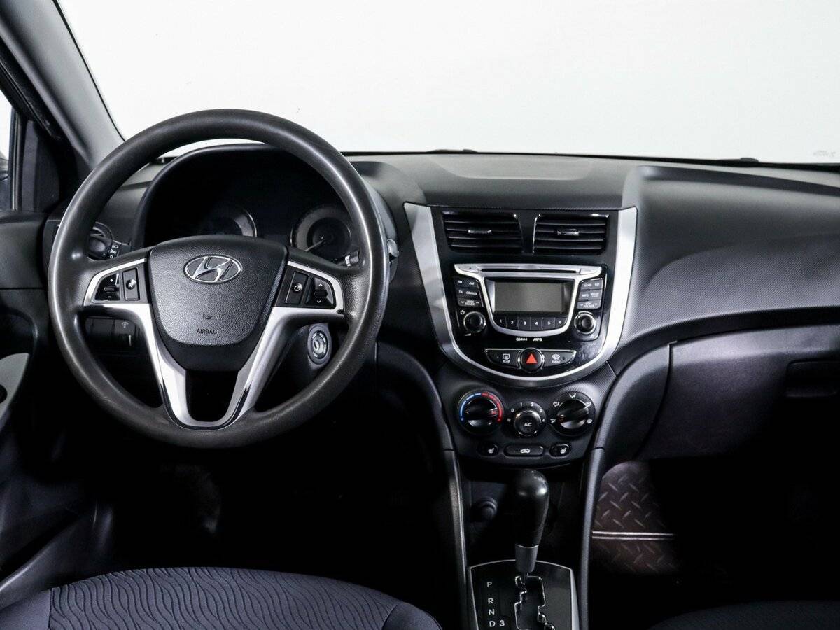 Купить Hyundai Solaris с пробегом. Фото: #9