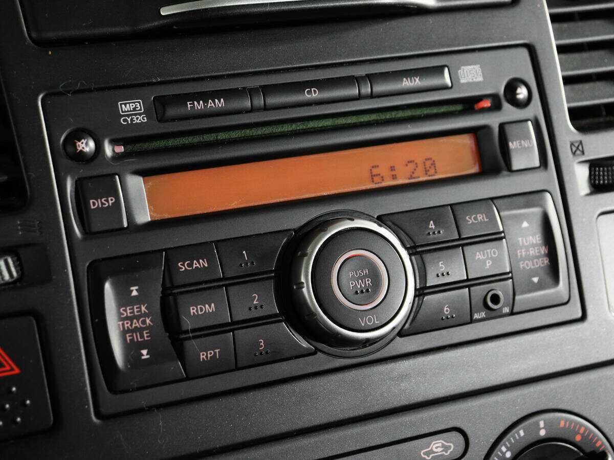 Купить Nissan Tiida с пробегом. Фото: #11