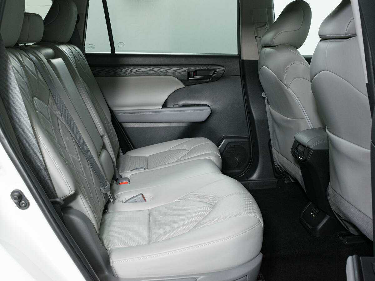 Купить Toyota Highlander с пробегом. Фото: #12