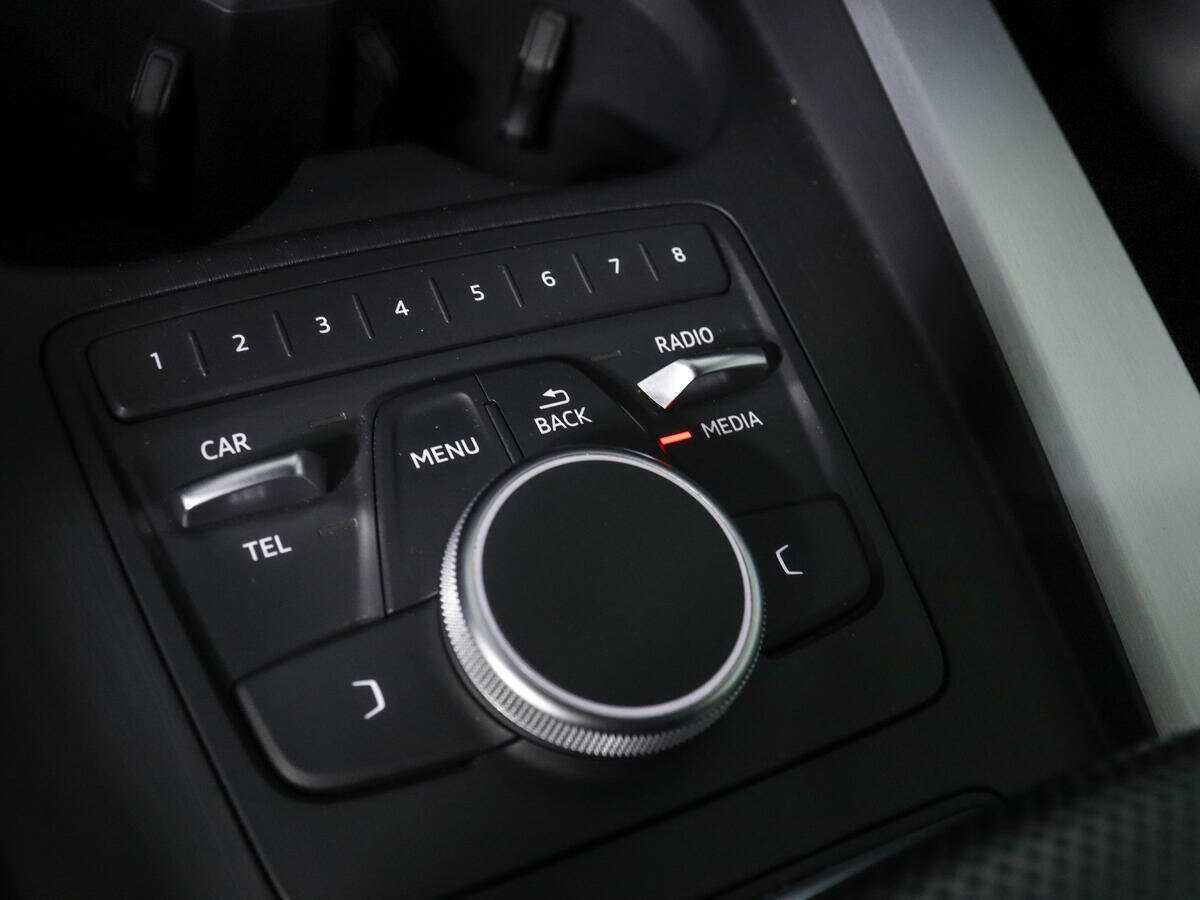 Купить Audi A4 с пробегом. Фото: #13
