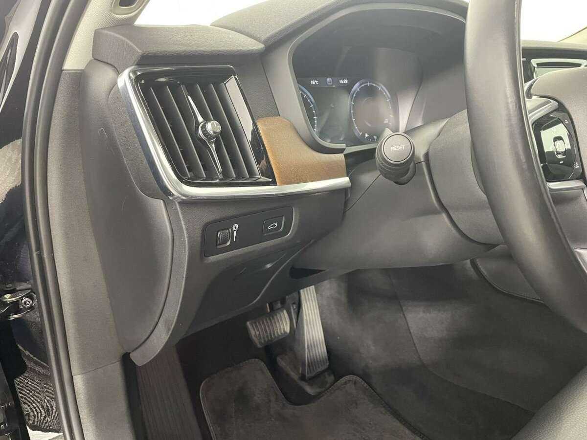 Купить Volvo S90 с пробегом. Фото: #8