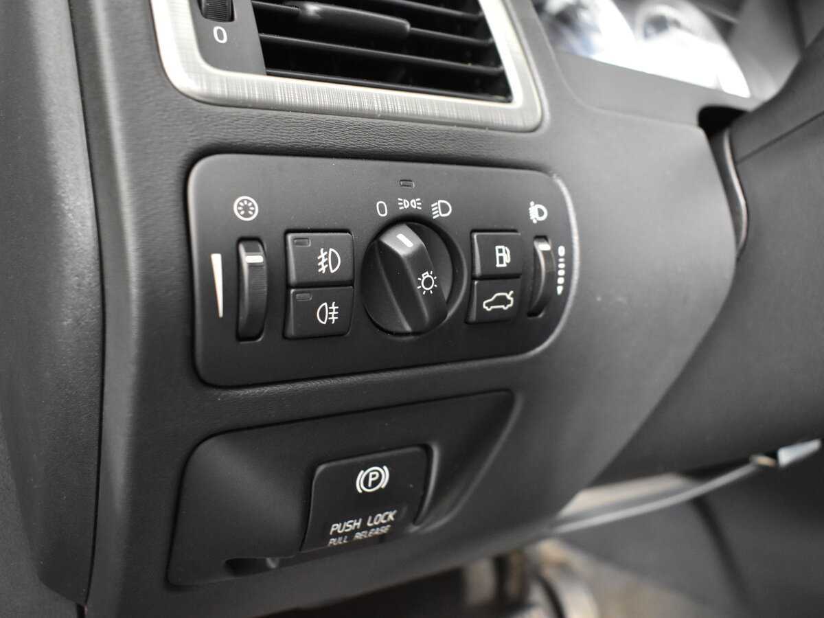 Купить Volvo XC70 с пробегом. Фото: #15