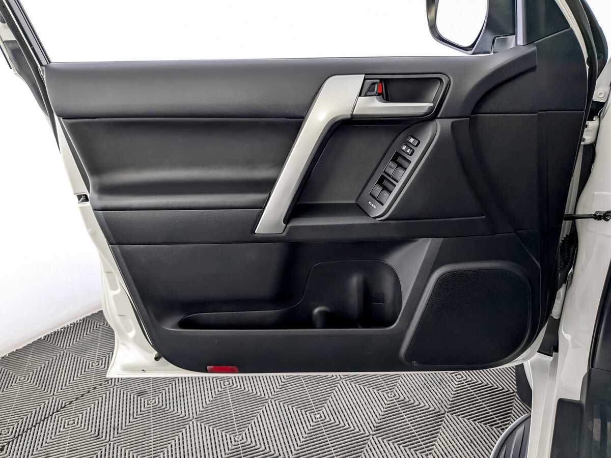 Купить Toyota Land Cruiser Prado с пробегом. Фото: #18