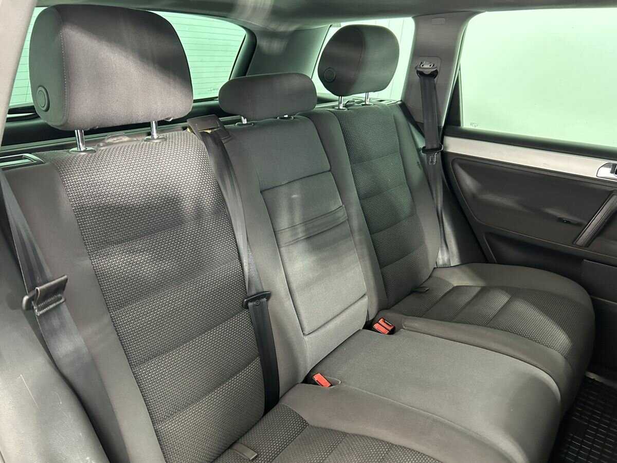 Купить Volkswagen Touareg с пробегом. Фото: #12