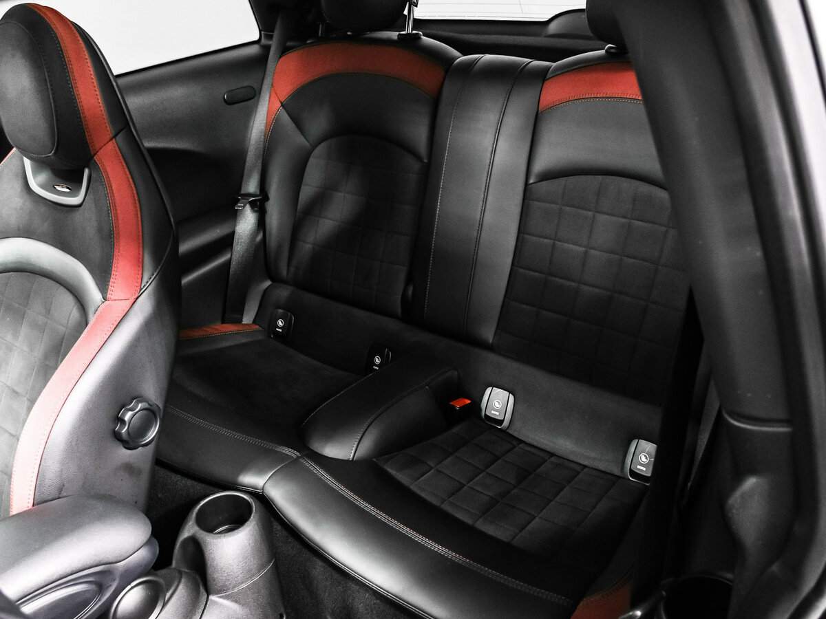 Купить Mini Hatch с пробегом. Фото: #11