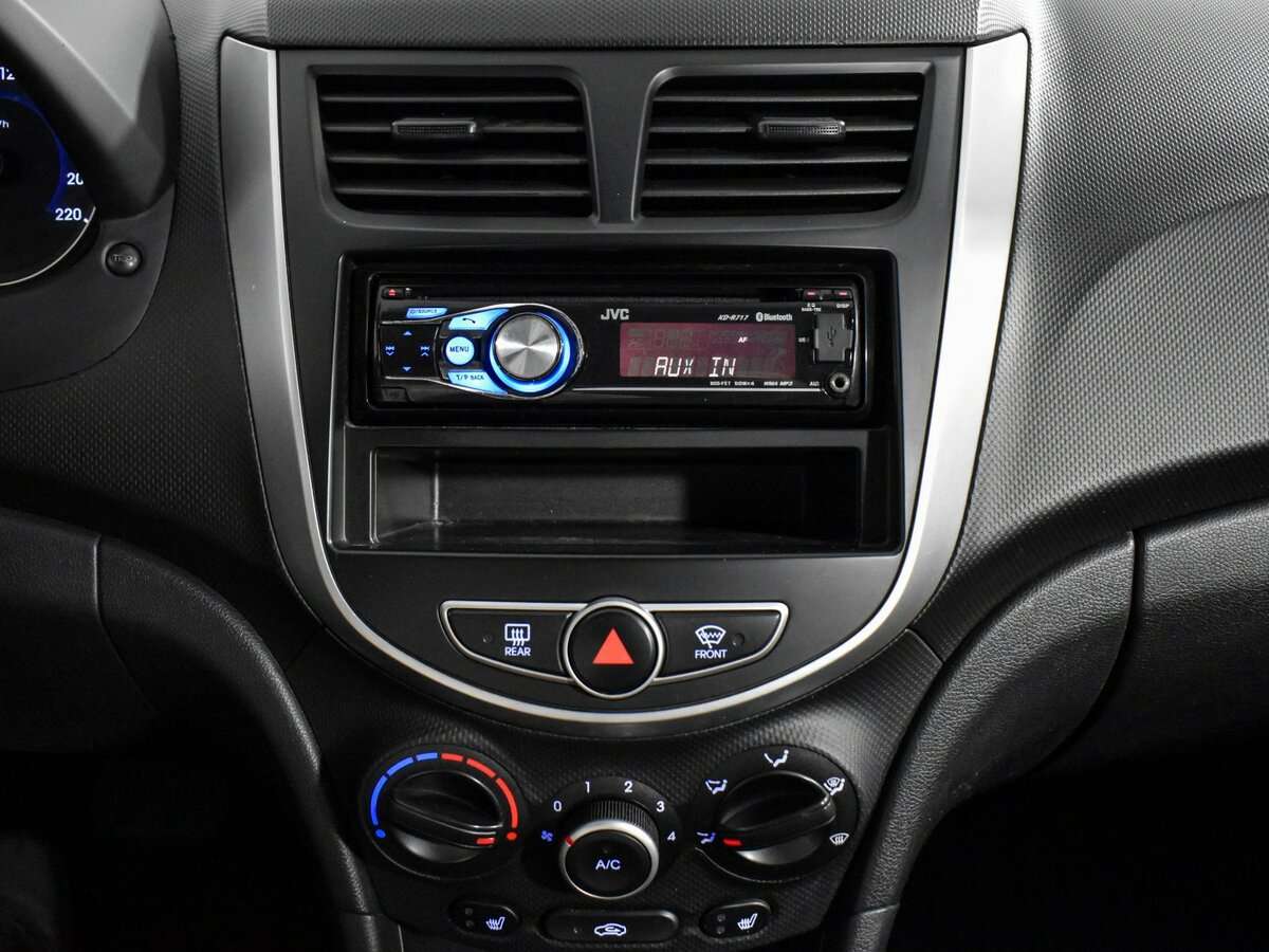 Купить Hyundai Solaris с пробегом. Фото: #13