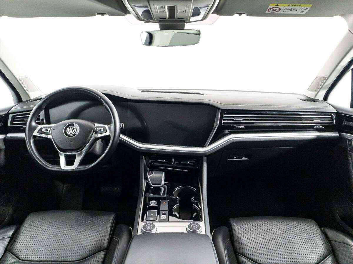Купить Volkswagen Touareg с пробегом. Фото: #12