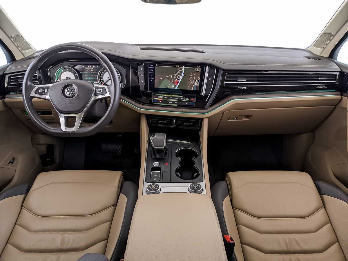 Купить Volkswagen Touareg с пробегом. Фото: #11