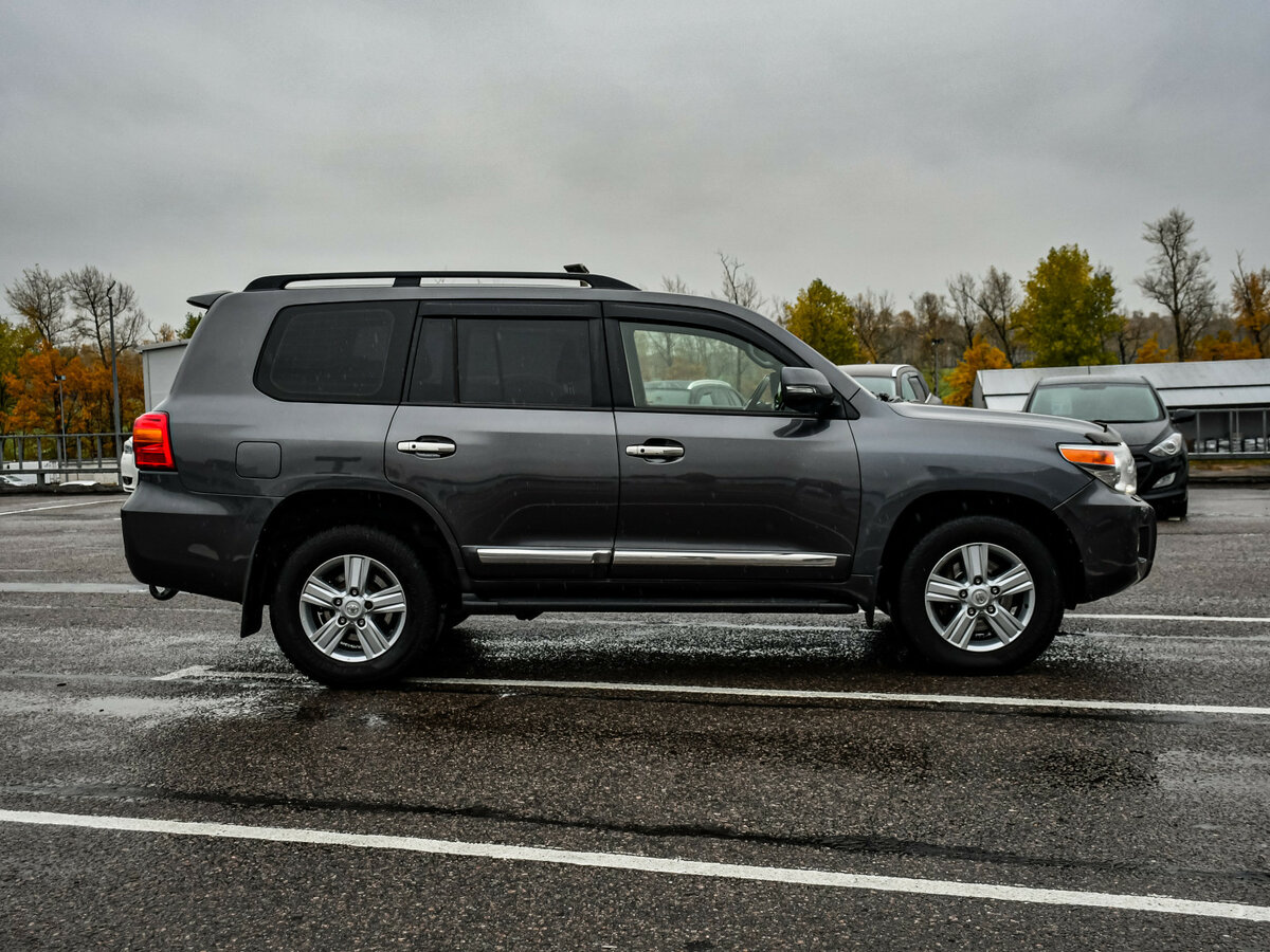 Купить Toyota Land Cruiser с пробегом. Фото: #3