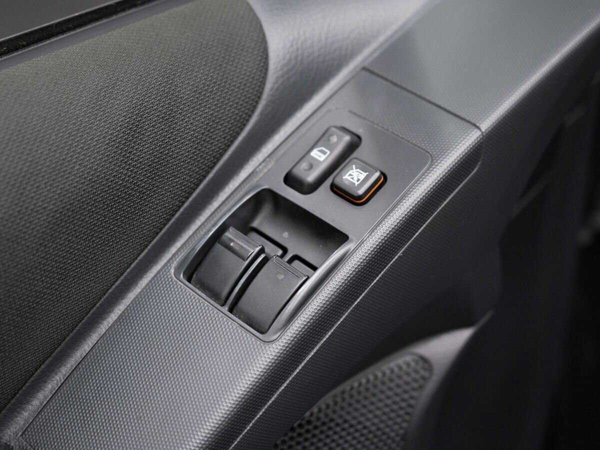 Купить Toyota Corolla Verso с пробегом. Фото: #15