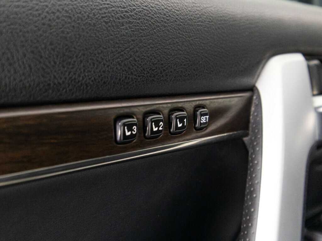Купить Toyota Land Cruiser с пробегом. Фото: #22