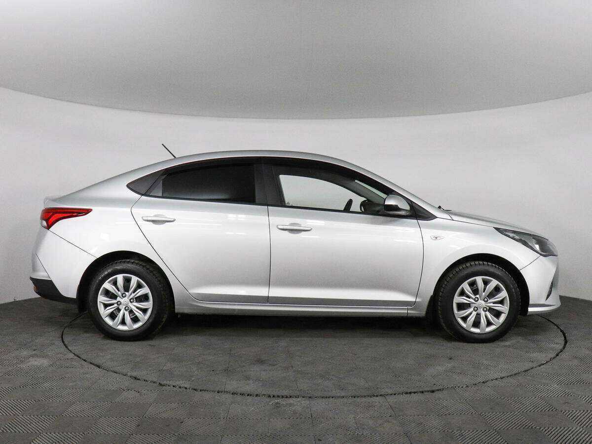 Купить Hyundai Solaris с пробегом. Фото: #3