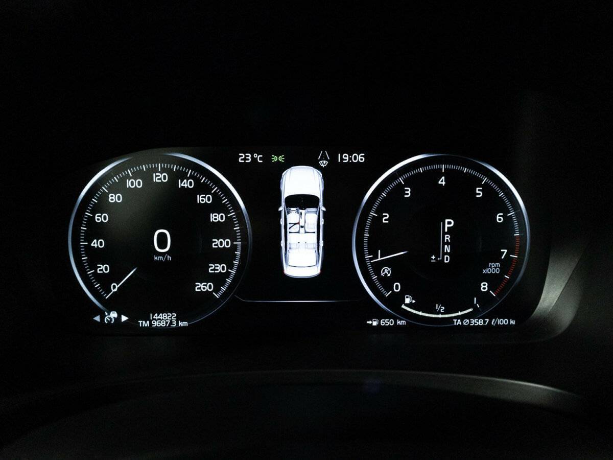 Купить Volvo S90 с пробегом. Фото: #11