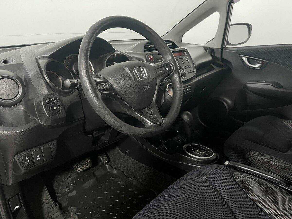 Купить Honda Jazz с пробегом. Фото: #11