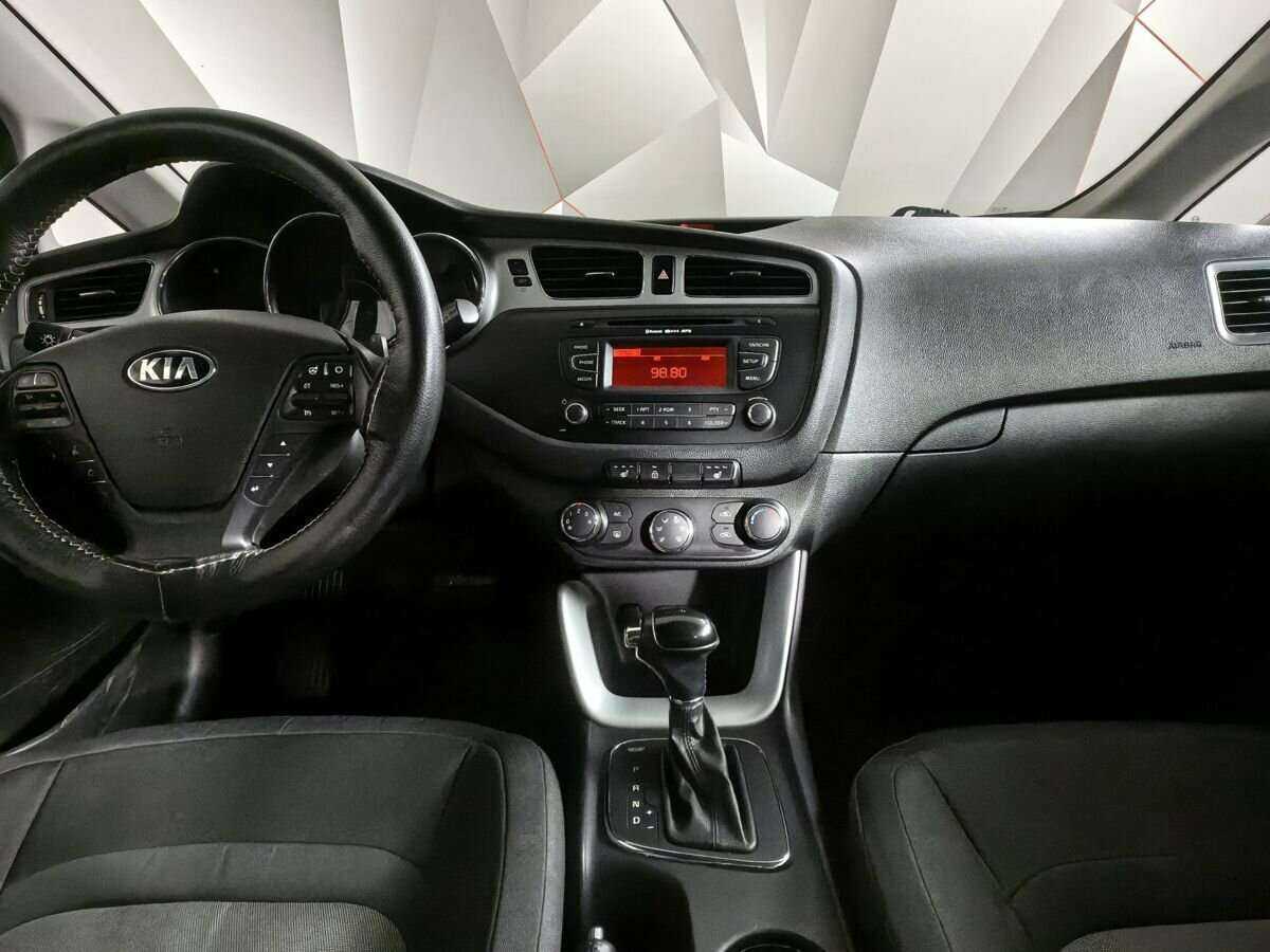 Купить Kia Ceed с пробегом. Фото: #10