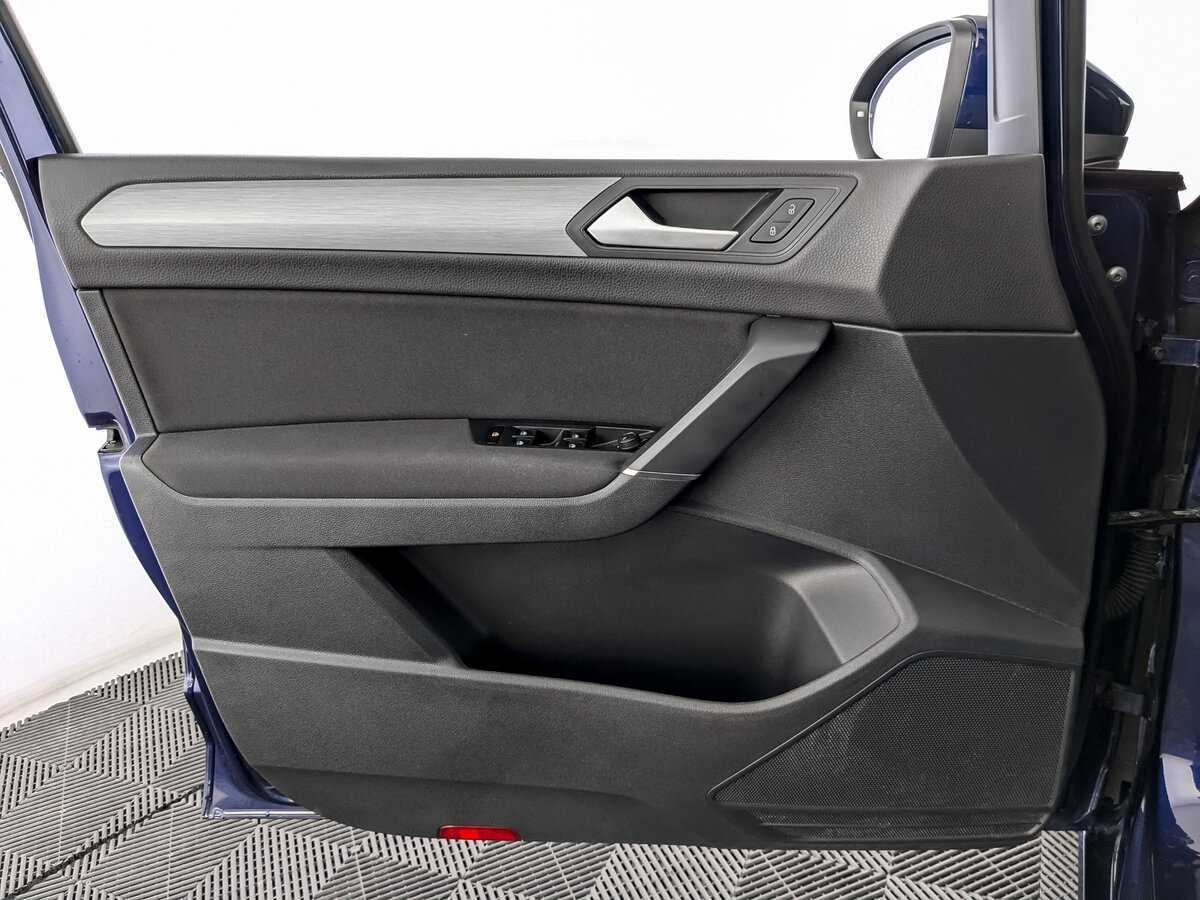 Купить Volkswagen Touran с пробегом. Фото: #12