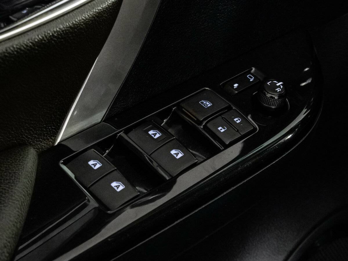 Купить Toyota Fortuner с пробегом. Фото: #21