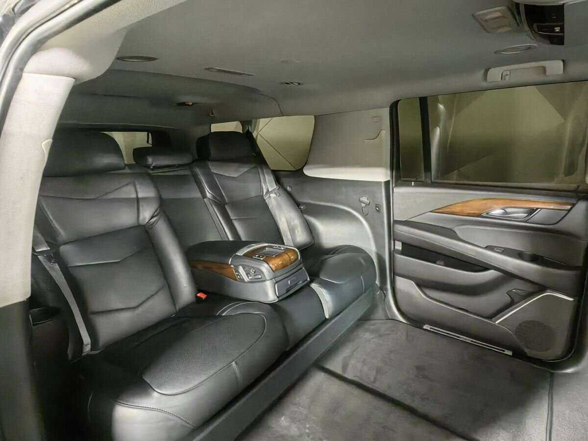 Купить Cadillac Escalade с пробегом. Фото: #12