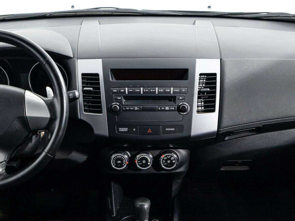 Купить Mitsubishi Outlander с пробегом. Фото: #13