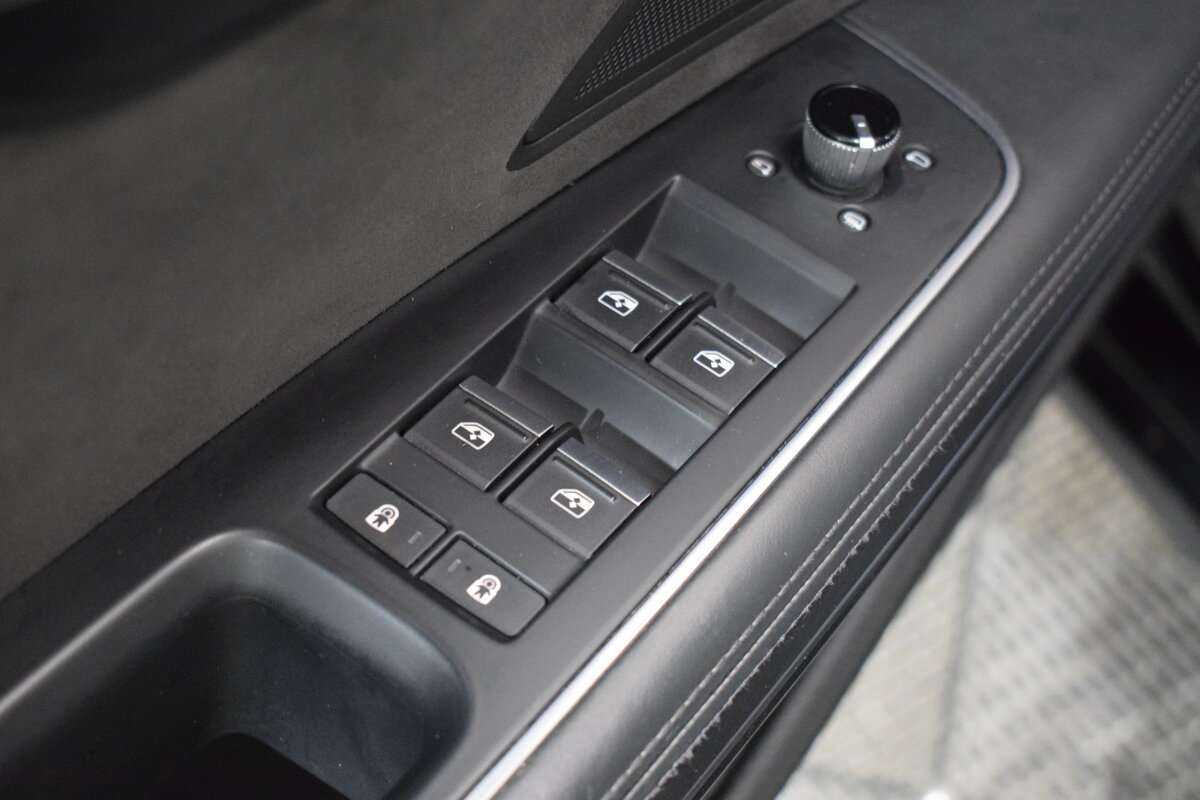 Купить Audi A8 с пробегом. Фото: #7