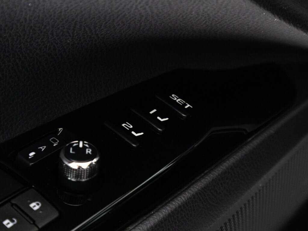 Купить Toyota Camry с пробегом. Фото: #14
