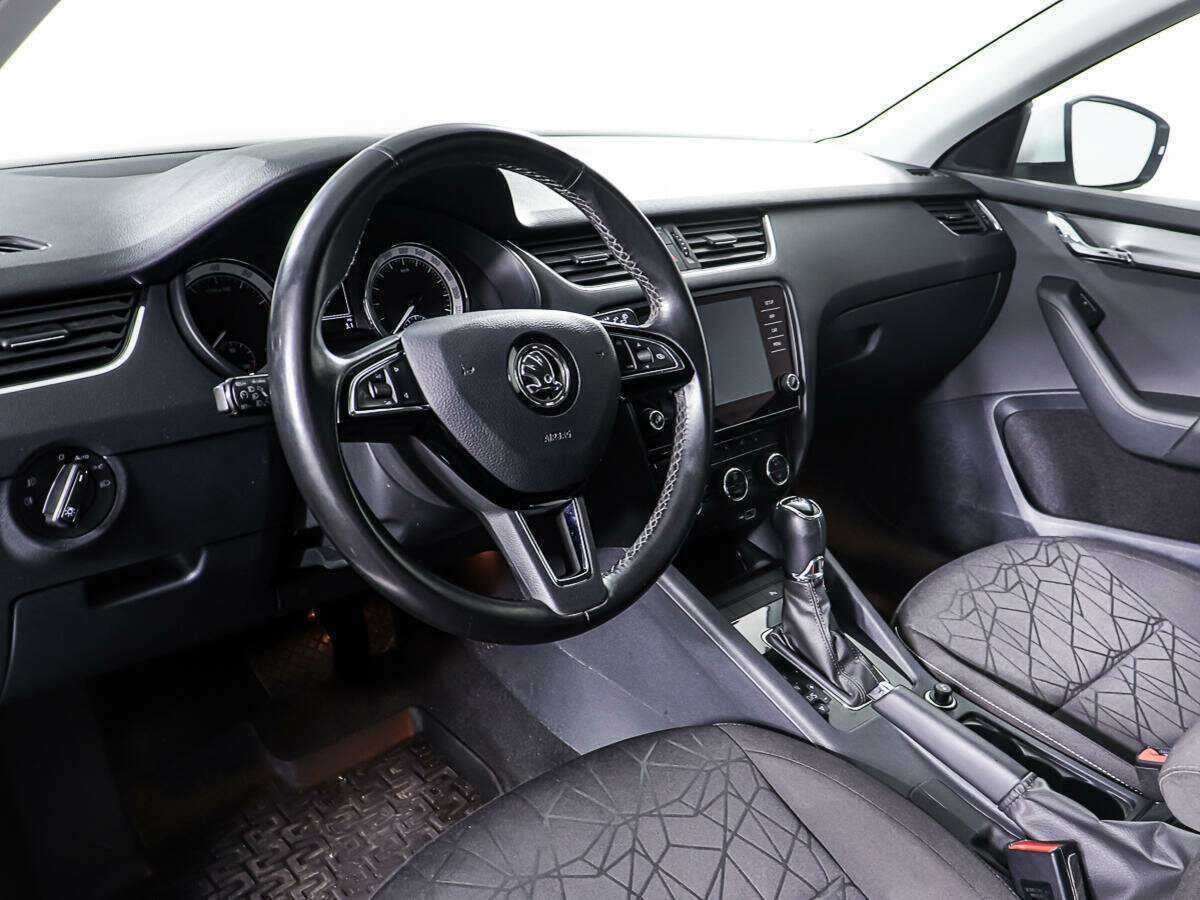 Купить Skoda Octavia с пробегом. Фото: #11