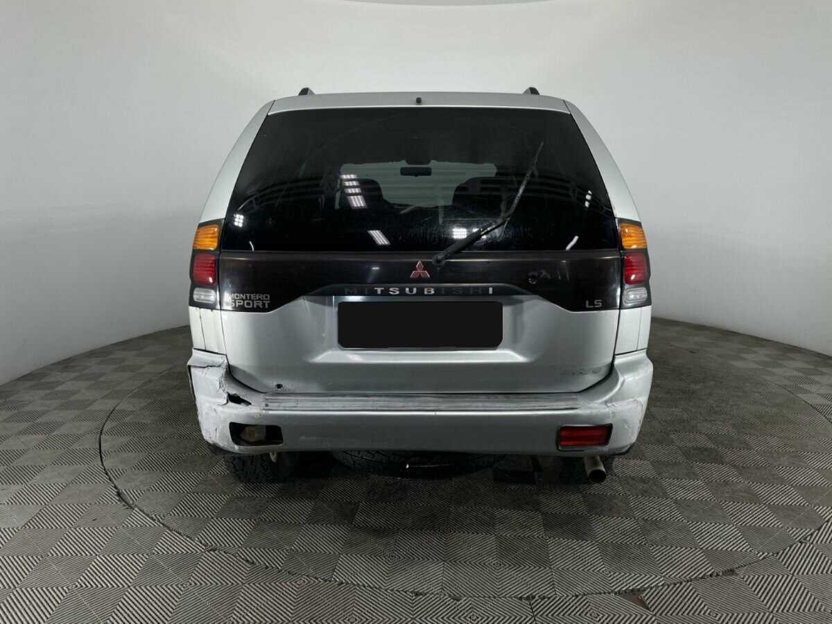 Купить Mitsubishi Montero Sport с пробегом. Фото: #2