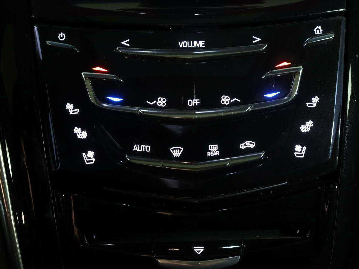 Купить Cadillac Escalade с пробегом. Фото: #19