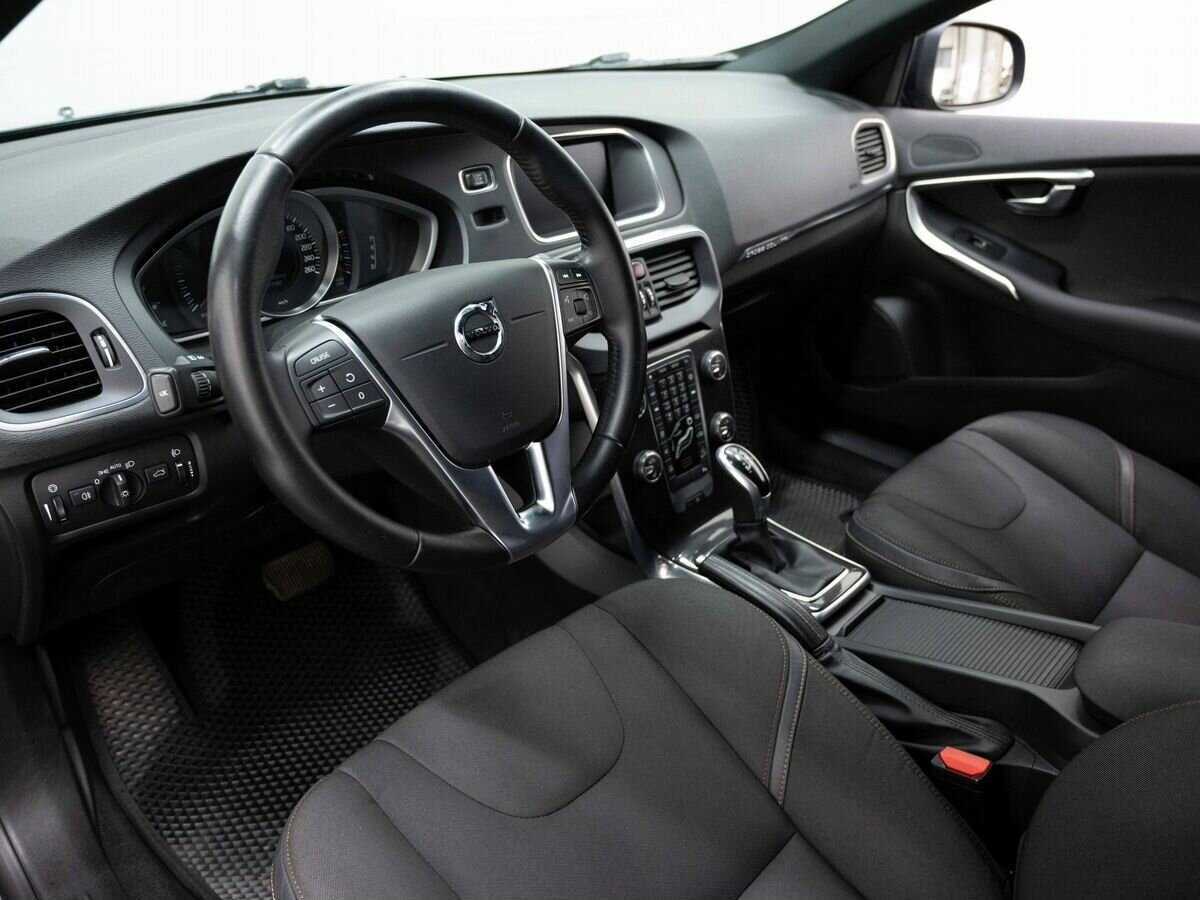 Купить Volvo V40 Cross Country с пробегом. Фото: #6