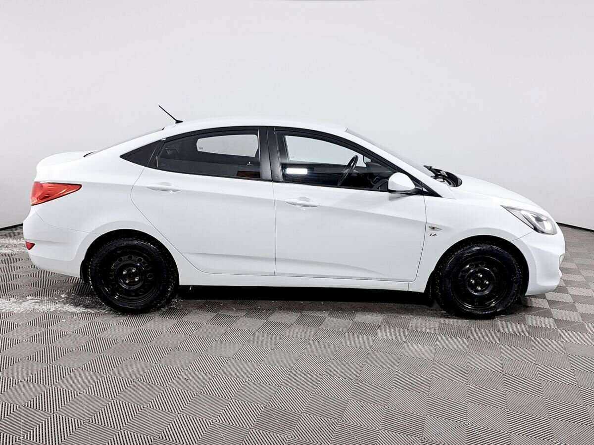 Купить Hyundai Solaris с пробегом. Фото: #3