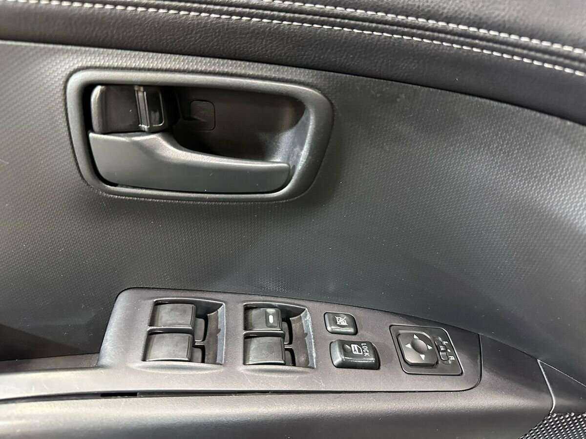Купить Mitsubishi Outlander с пробегом. Фото: #13