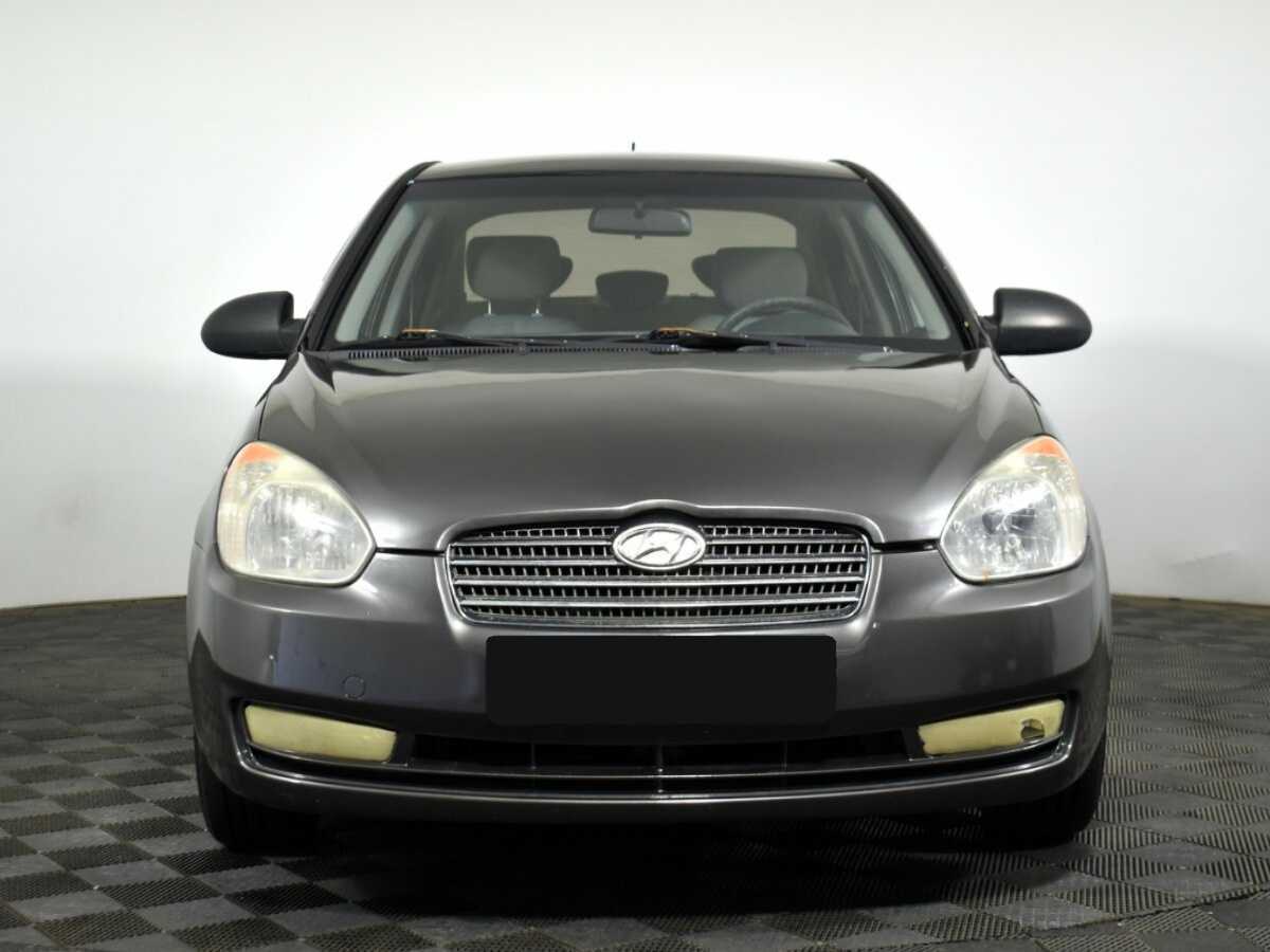 Купить Hyundai Verna с пробегом. Фото: #1