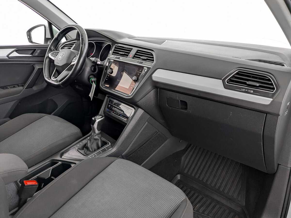 Купить Volkswagen Tiguan с пробегом. Фото: #10