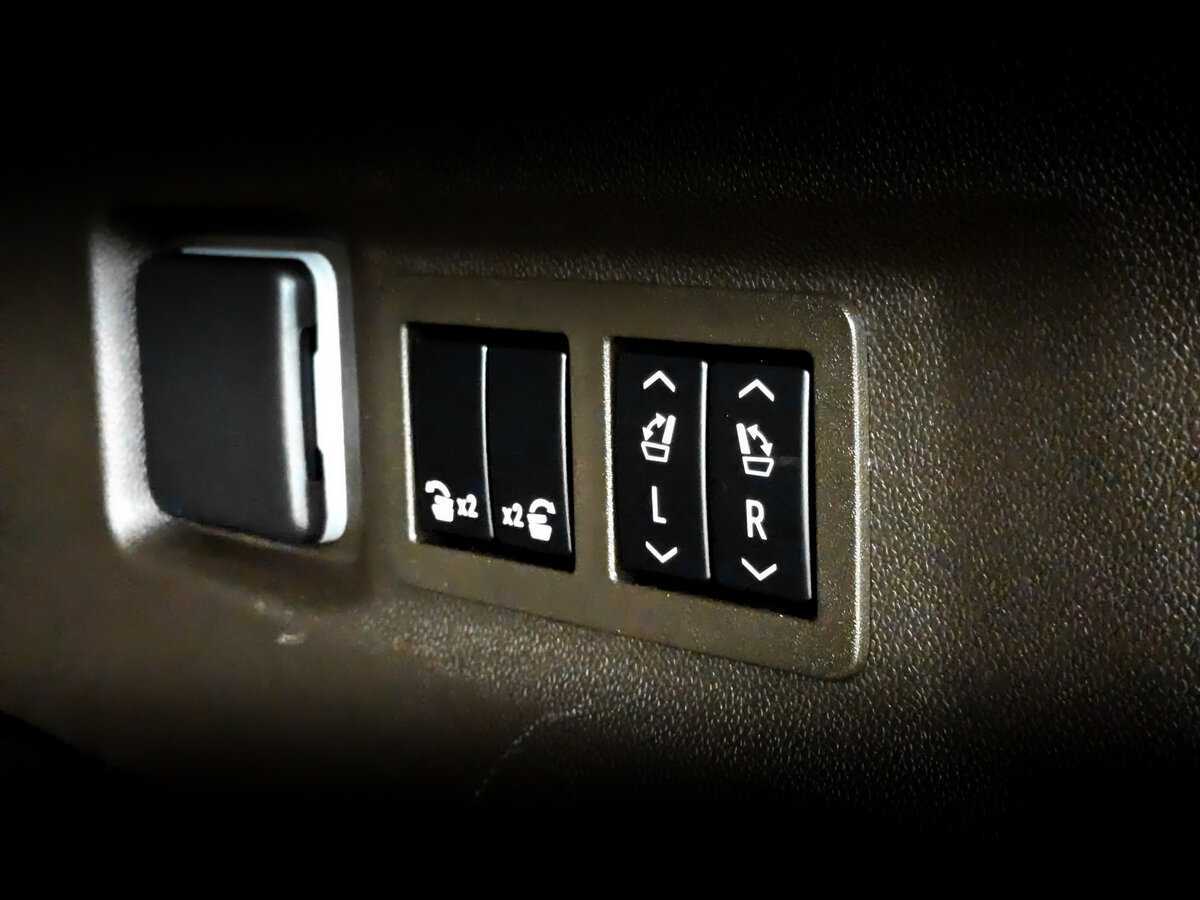 Купить Chevrolet Tahoe с пробегом. Фото: #26