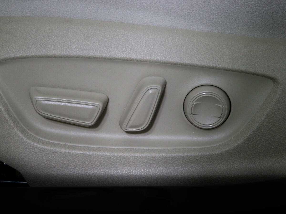 Купить Toyota Camry с пробегом. Фото: #18