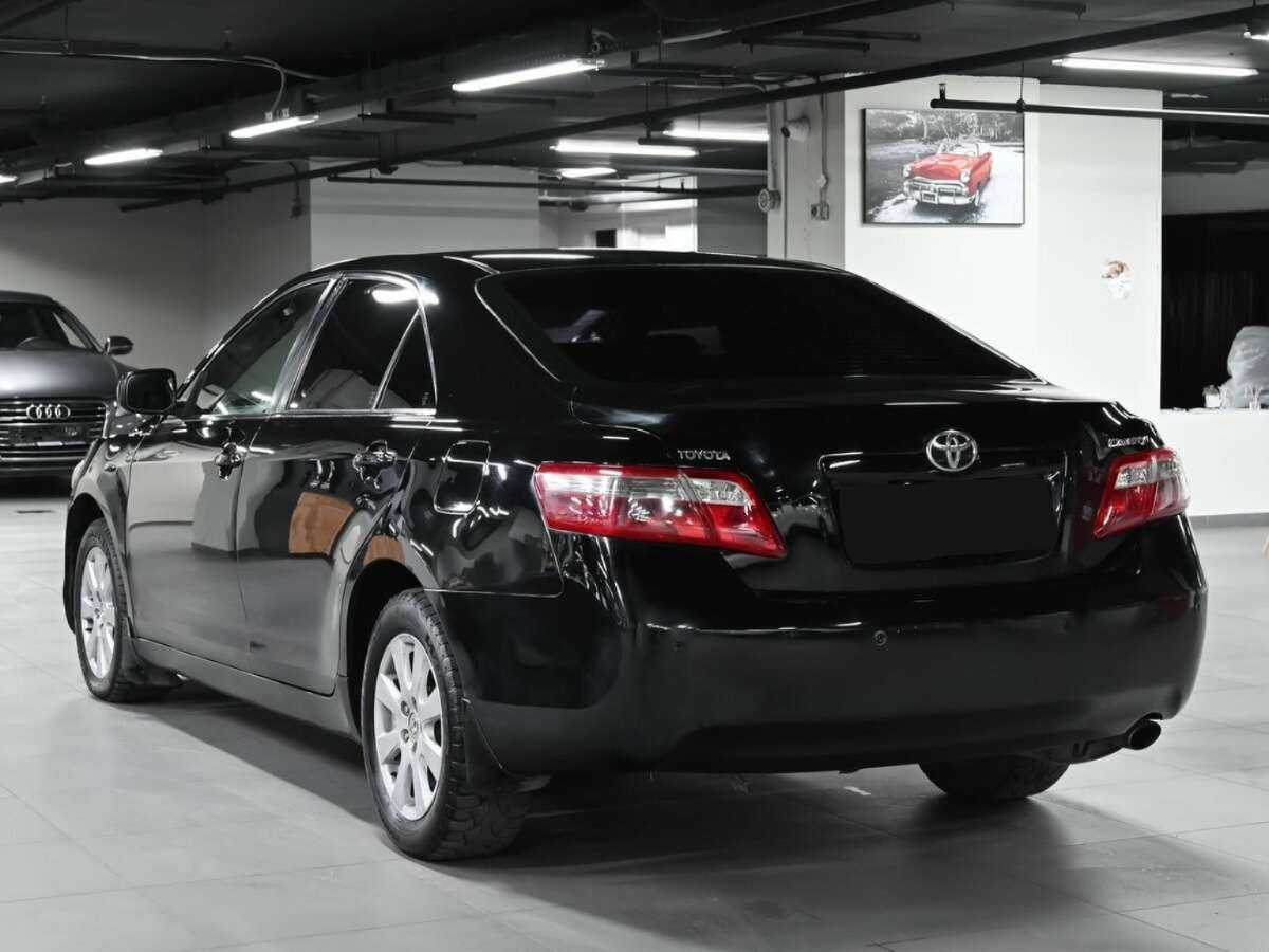 Купить Toyota Camry с пробегом. Фото: #1