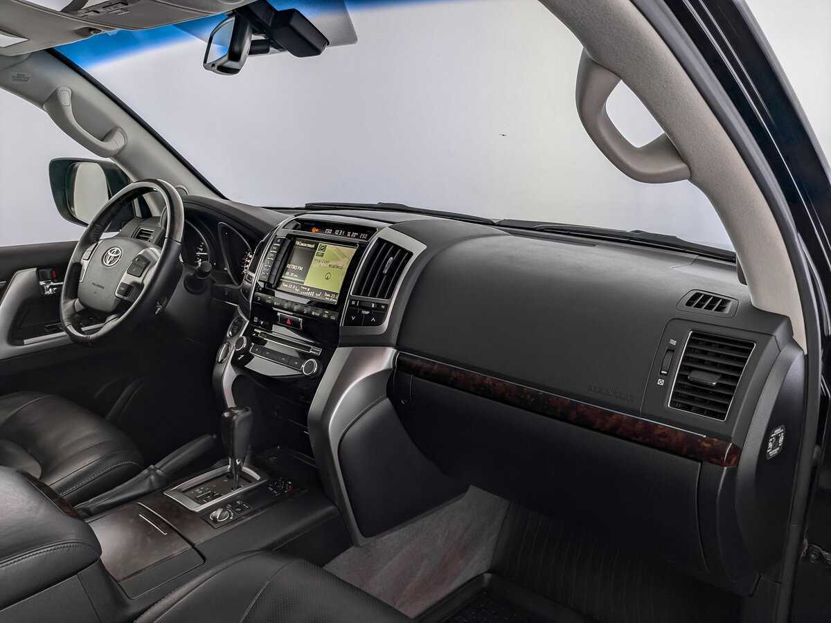 Купить Toyota Land Cruiser с пробегом. Фото: #10