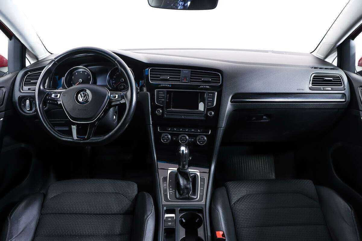 Купить Volkswagen Golf с пробегом. Фото: #12